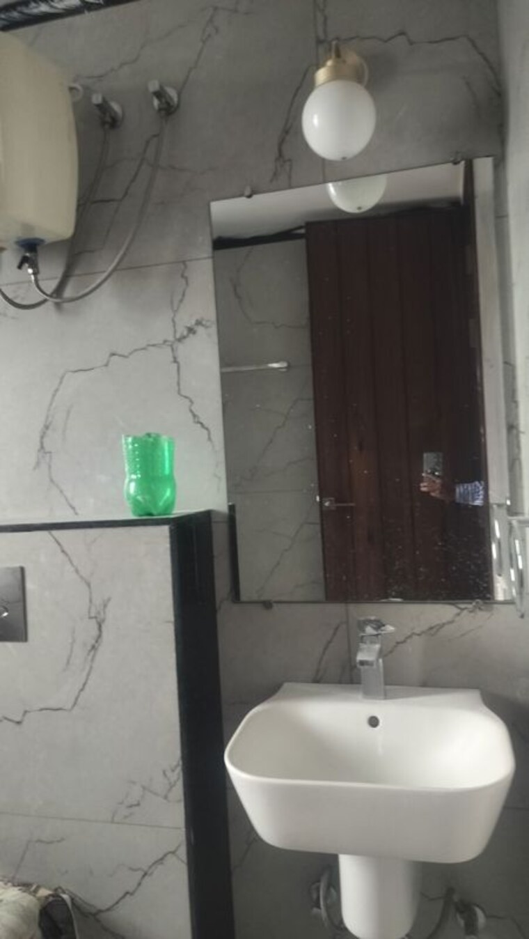 Bathroom, jubilee hills 3 Bedroom 4200 Sq.Ft. Builder Floor In Jubilee Hills Hyderabad 10607877