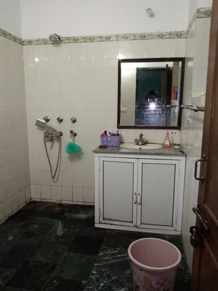 Kitchen, sector 21 2.5 Bedroom 1200 Sq.Ft. Villa In Sector 21 Gurgaon 10607886