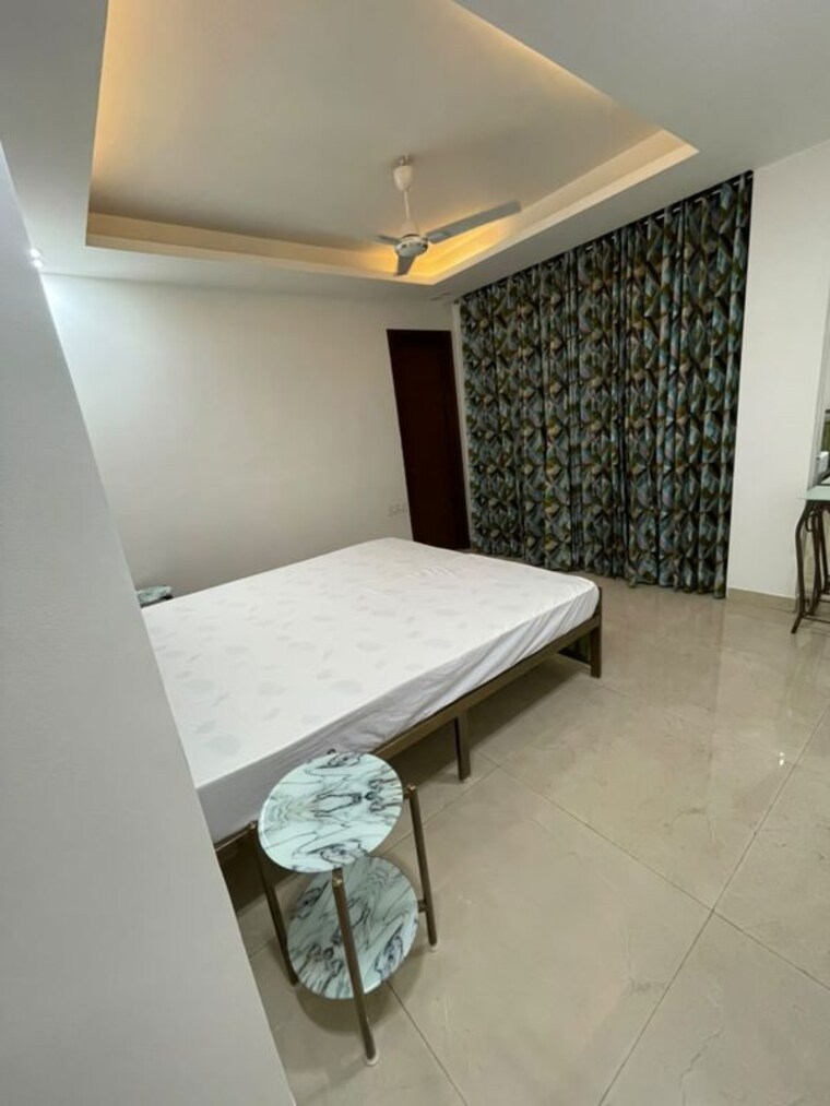 Bedroom, sector 27 3 Bedroom 2000 Sq.Ft. Builder Floor In Sector 27 Gurgaon 10607891