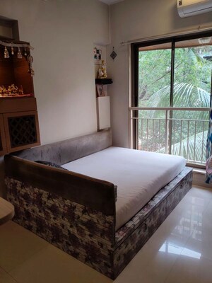 Bedroom in 2 BHK Apartment at Andheri West – for Rent