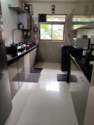 Team Area in 2 BHK Apartment at Andheri West – for Rent