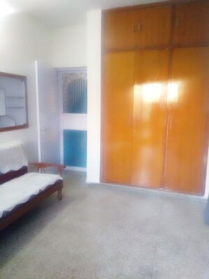 Room in 1 BHK Builder Floor at Kendriya Vihar Noida, Sector 51 – for Rent