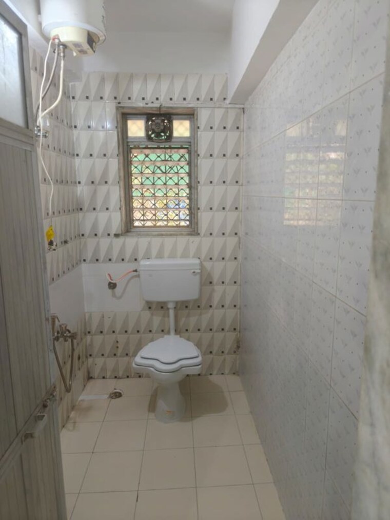 Bathroom, kurla-kamgar-chs 1 Bedroom 500 Sq.Ft. Villa In Kurla Mumbai 10607911