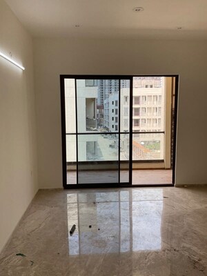 Room in 3.5 BHK Apartment at Whiteland Blissville, Sector 76 – for Rent