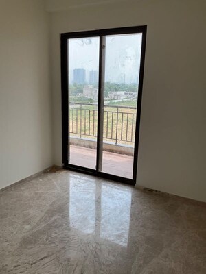 Room in 3.5 BHK Apartment at Whiteland Blissville, Sector 76 – for Rent