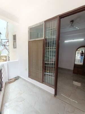 Room in 1 BHK Apartment at Neb Sarai – for Rent