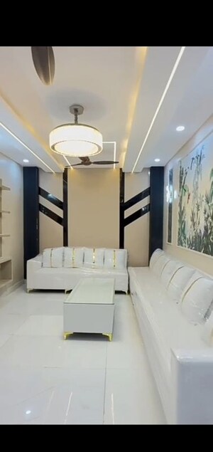 Team Area in 3 BHK Builder Floor at Raja Puri – for Sale