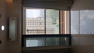 Room in 2 BHK Apartment at Dosti Eastern Bay, Wadala – for Rent