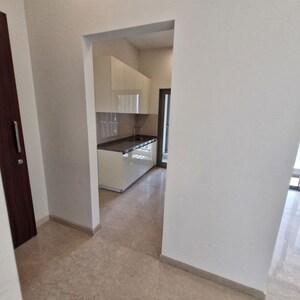 Room in 3.5 BHK Apartment at Piramal Mahalaxmi Central Tower, Mahalaxmi – for Rent
