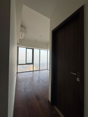 Room in 2 BHK Apartment at Piramal Aranya Ahan, Byculla – for Rent