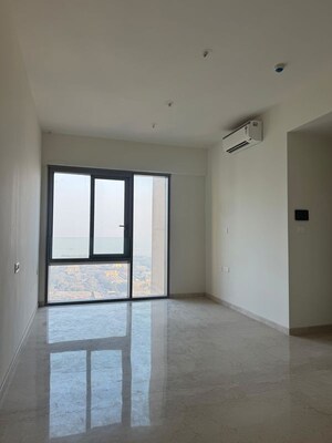 Room in 2 BHK Apartment at Piramal Aranya Ahan, Byculla – for Rent