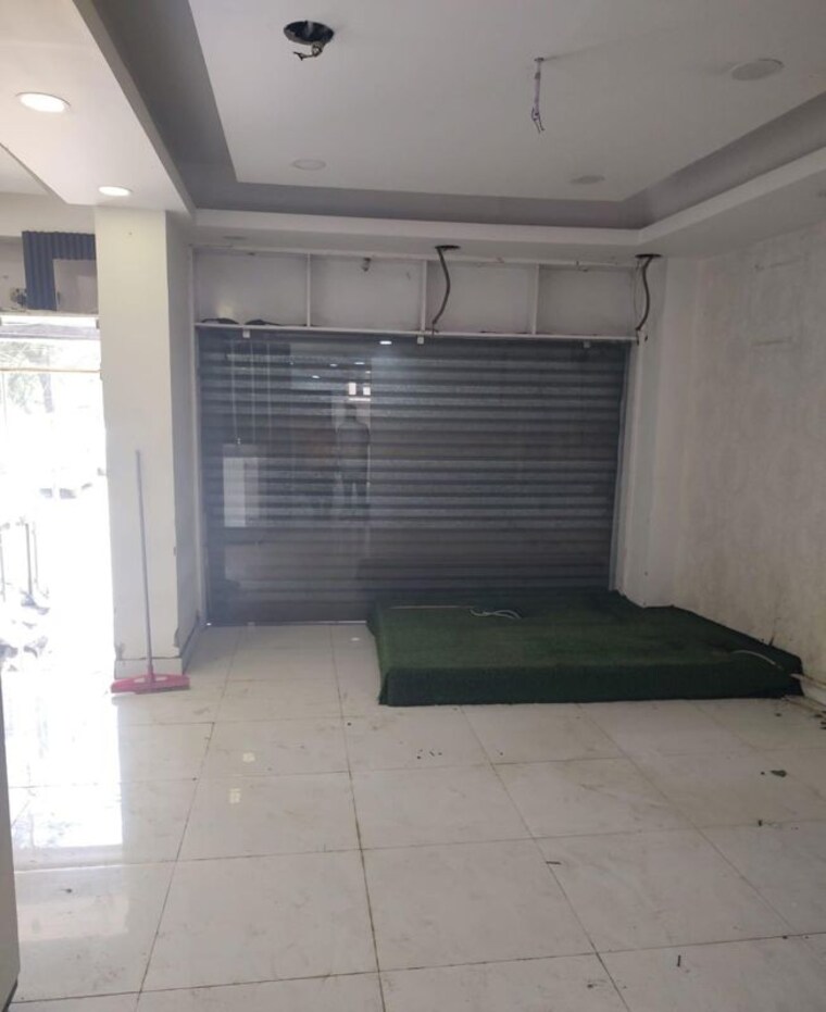 Room, mehrauli Commercial Shop 400 Sq.Ft. In Mehrauli Delhi 10606109