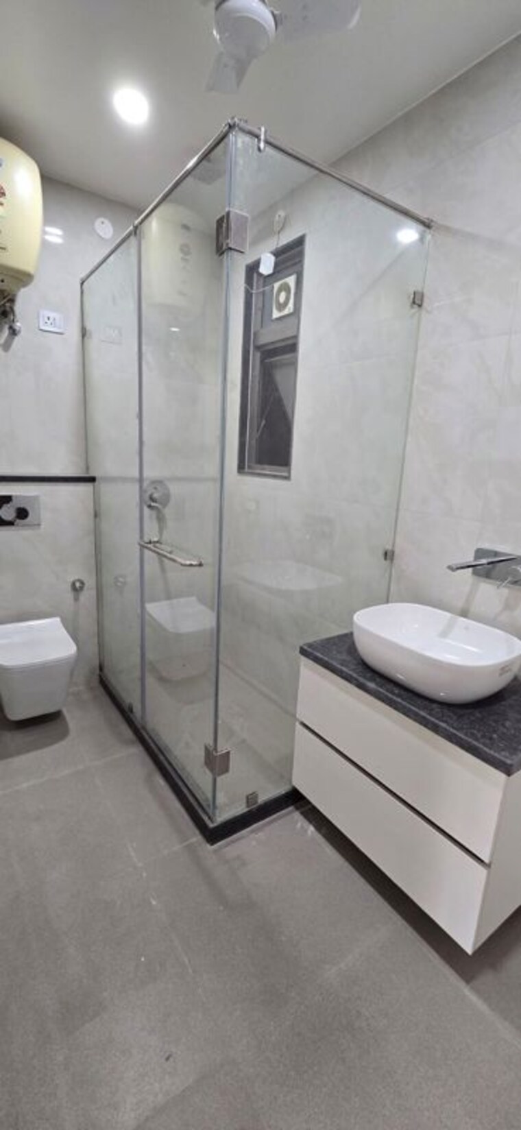 Bathroom, dlf phase ii 3 Bedroom 2200 Sq.Ft. Independent House In Dlf Phase ii Gurgaon 10607965