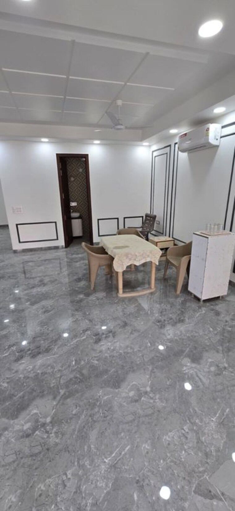 Team Area, dlf phase ii 3 Bedroom 2200 Sq.Ft. Independent House In Dlf Phase ii Gurgaon 10607965