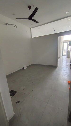 Room in 1 BHK Apartment at Sarvottam NX One, Tech Zone 4 Greater Noida – for Rent