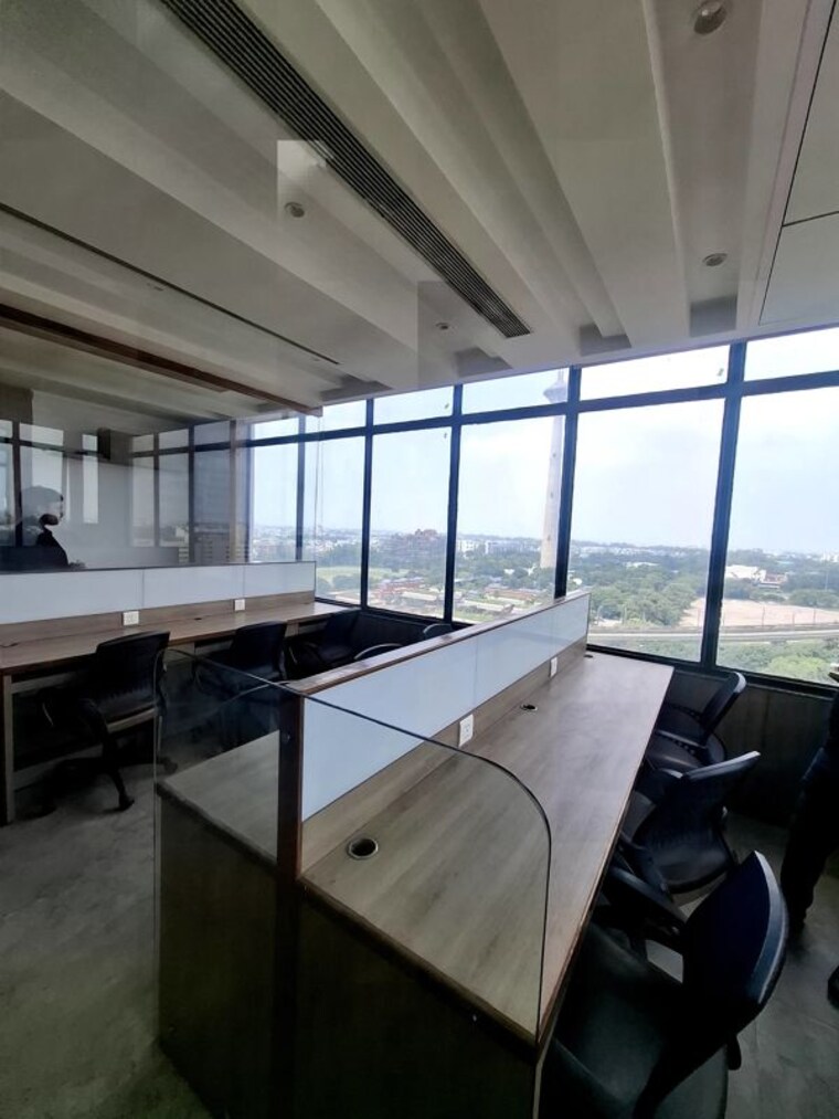 Team Area, netaji subhash place Commercial Office Space 750 Sq.Ft. In Netaji Subhash Place Delhi 10607981