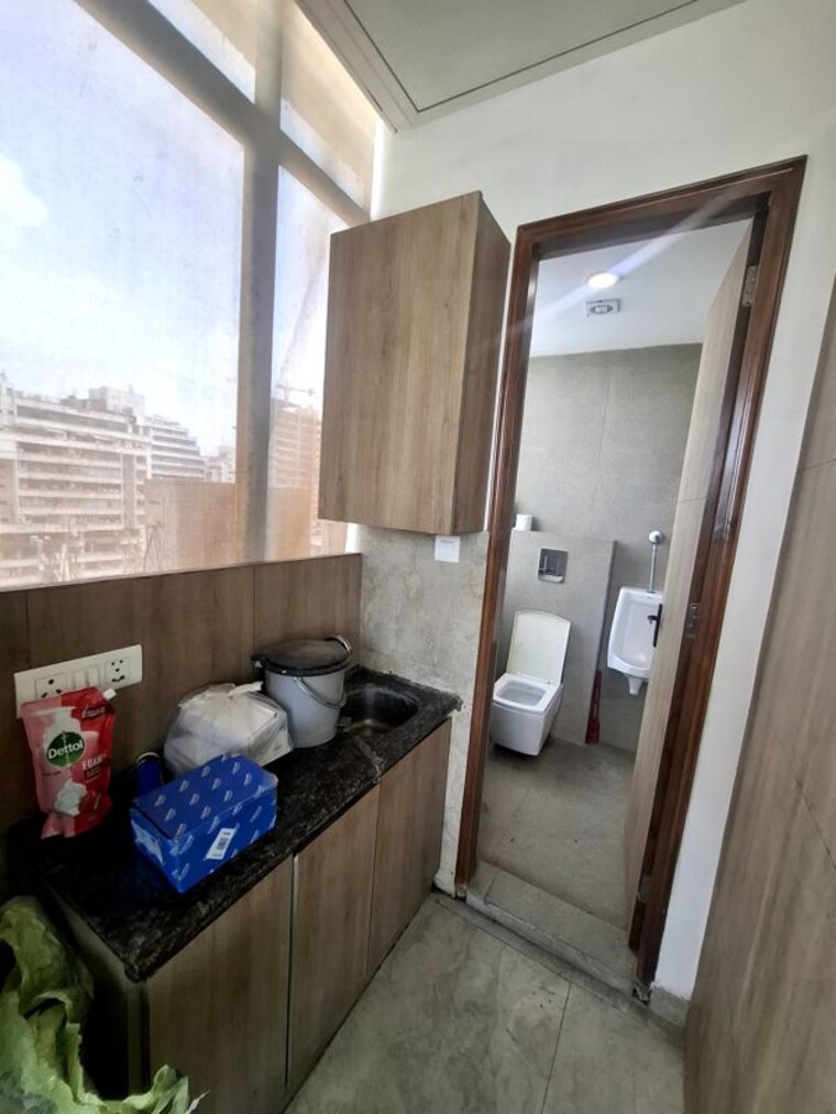 Bedroom, netaji subhash place Commercial Office Space 750 Sq.Ft. In Netaji Subhash Place Delhi 10607981