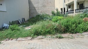  Plot For Sale in Shanti Kunj