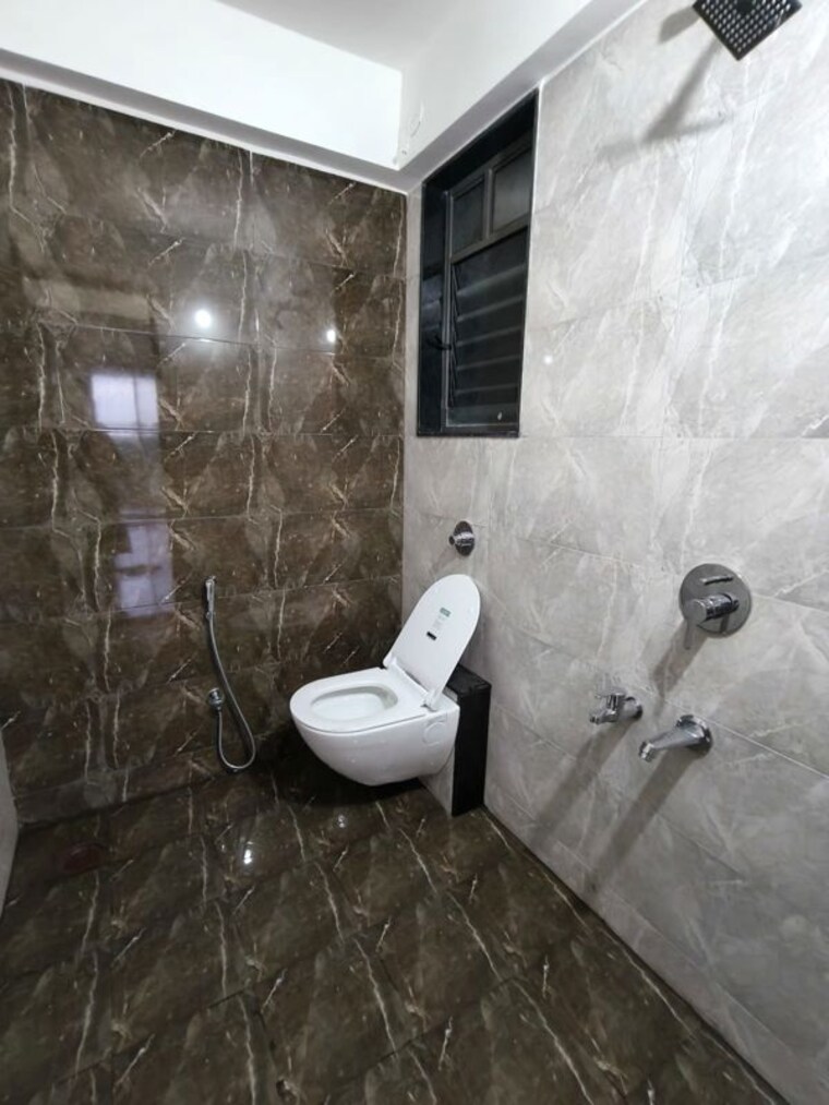 Bathroom, pristine-ilife 2 Bedroom 1000 Sq.Ft. Apartment In Mundhwa Pune 10608007