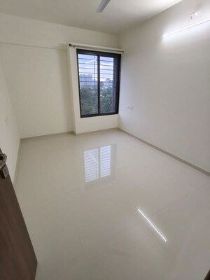 Room in 2 BHK Apartment at Pristine ILife, Mundhwa – for Rent