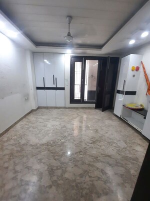 Room in 3 BHK Builder Floor at Malviya Nagar – for Rent