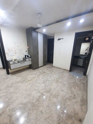 Room in 3 BHK Builder Floor at Malviya Nagar – for Rent