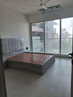 Room in 4 BHK Apartment at Joy Legend, Khar West – for Rent