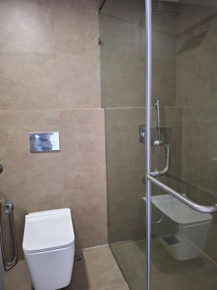 Bathroom, joy-legend 4 Bedroom 1950 Sq.Ft. Apartment In Khar West Mumbai 10608019