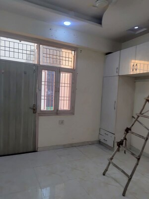 Room in 1 BHK Builder Floor at Chauhan Residency Noida, Sector 45 – for Rent