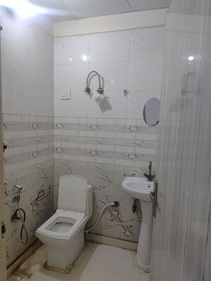 Bathroom in 1 BHK Builder Floor at Chauhan Residency Noida, Sector 45 – for Rent