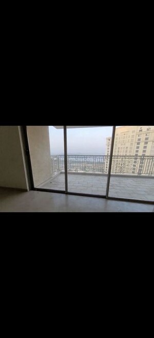 Room in 5 BHK Apartment at Hiranandani Basilius, Ghodbunder Road – for Sale