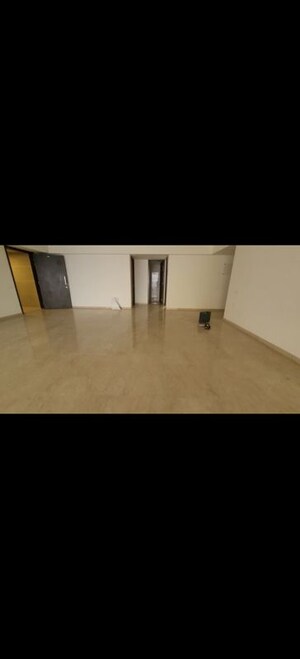 Room in 5 BHK Apartment at Hiranandani Basilius, Ghodbunder Road – for Sale