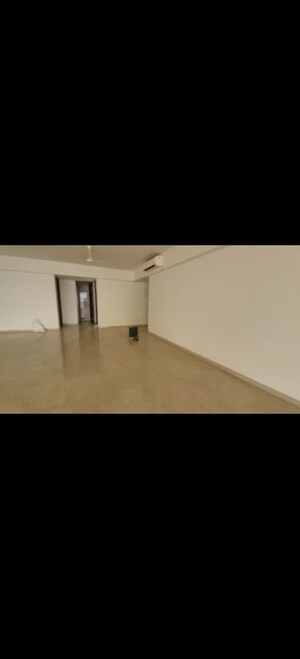 Room in 5 BHK Apartment at Hiranandani Basilius, Ghodbunder Road – for Sale