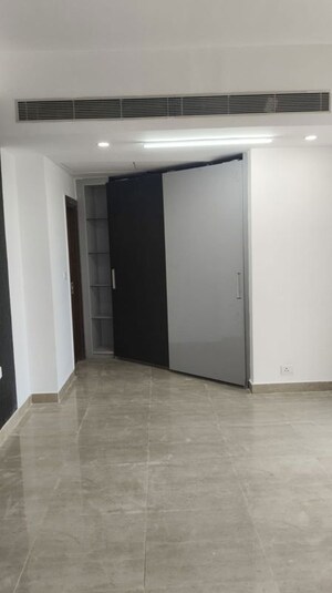 2.5 BHK Apartment For Sale in Mahagun Moderne, Sector 78