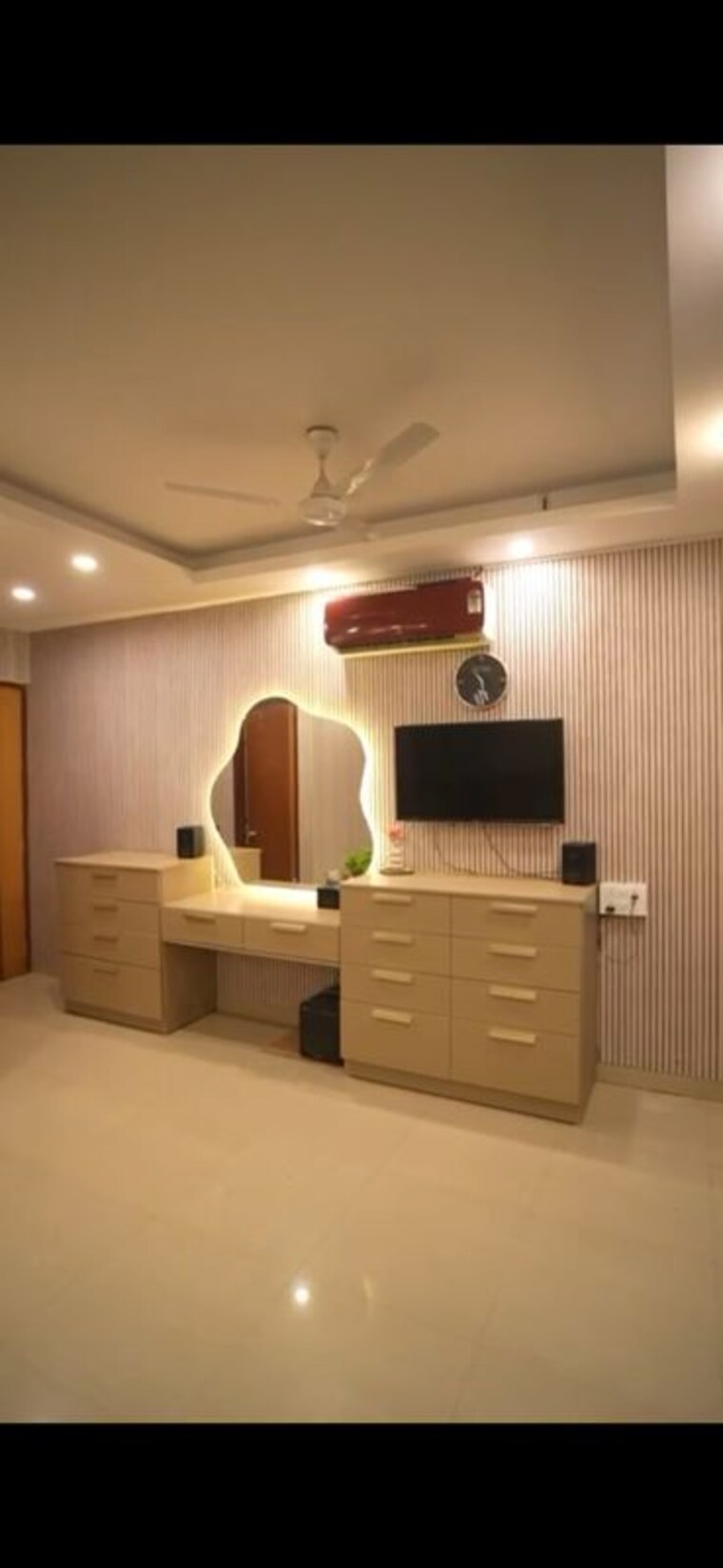 Living Room, sushant lok ii 3 Bedroom 300 Sq.Yd. Builder Floor In Sushant Lok ii Gurgaon 10608029