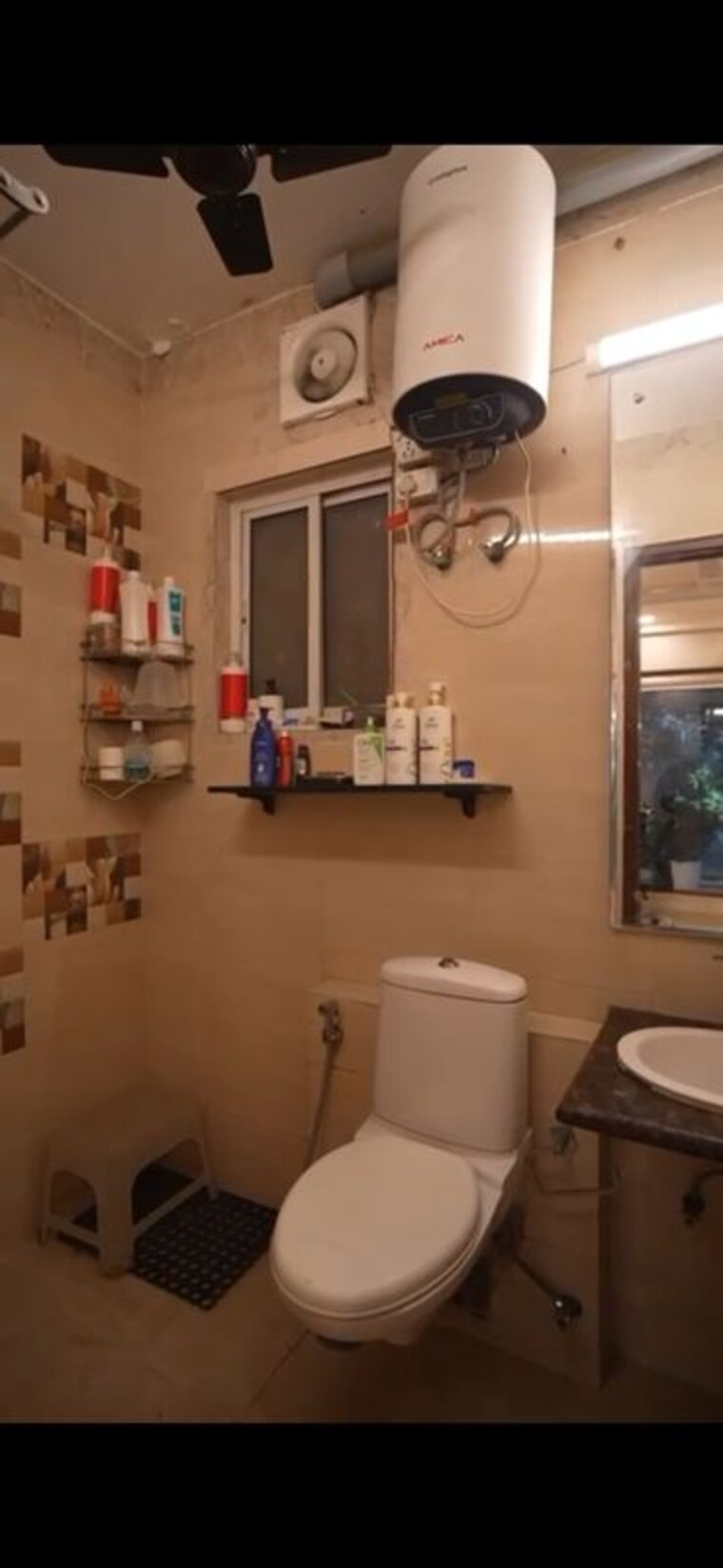 Bathroom, sushant lok ii 3 Bedroom 300 Sq.Yd. Builder Floor In Sushant Lok ii Gurgaon 10608029