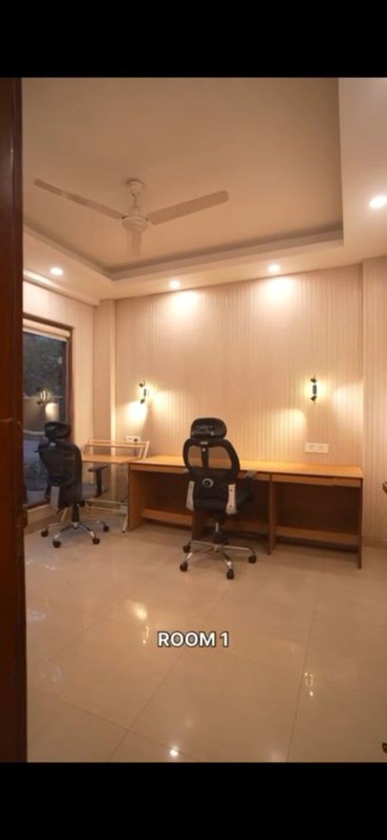 Living Room, sushant lok ii 3 Bedroom 300 Sq.Yd. Builder Floor In Sushant Lok ii Gurgaon 10608029