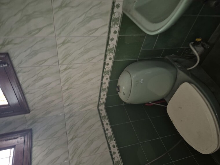 Bathroom, mayur vihar 1 RK 220 Sq.Ft. Apartment In Mayur Vihar Delhi 10608052