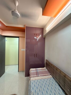 Room in 2 BHK Apartment at Marathon Monte South, Byculla West – for Rent