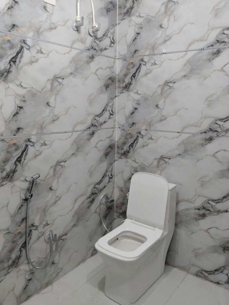 Bathroom, grandeur-apartments-butler-colony 2 Bedroom 1500 Sq.Ft. Apartment In Butler Colony Lucknow 10608081