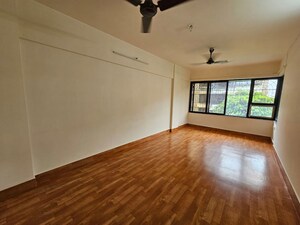 Room in 2 BHK Apartment at Blue Bird, Pali Hill – for Rent