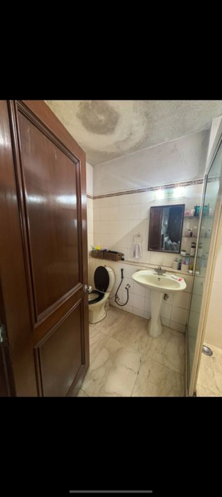 Bathroom, sterling-seaface 3 Bedroom 1600 Sq.Ft. Apartment In Worli Mumbai 10608085