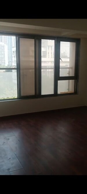 Room in 3 BHK Apartment at Aristo Pearl Residency, Prabhadevi – for Rent