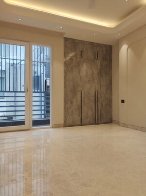 Room in 3 BHK Builder Floor at Greater Kailash – for Sale