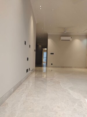 Room in 3 BHK Builder Floor at Greater Kailash – for Sale