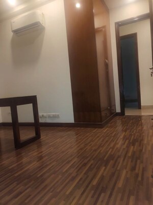 Room in 4 BHK Builder Floor at New Friends Colony – for Rent