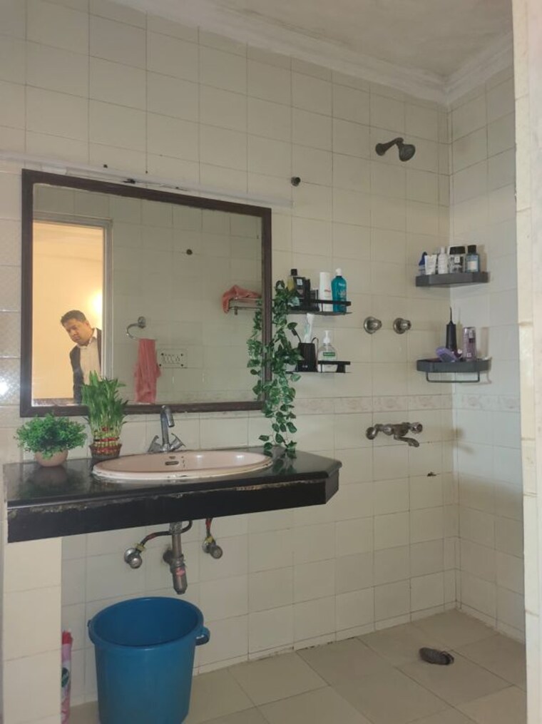 Kitchen, east of kailash 4 Bedroom 2700 Sq.Ft. Builder Floor In East Of Kailash Delhi 10608103