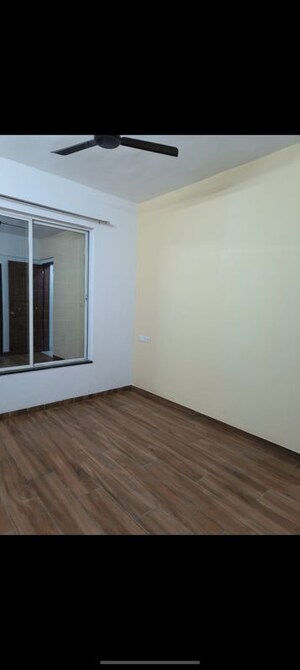 Room in 2 BHK Apartment at Kishor Platinum Towers, Wakad – for Rent