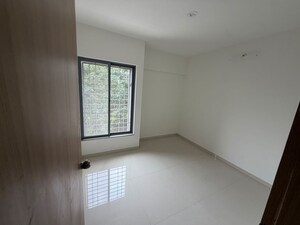 Room in 2.5 BHK Apartment at Nivasa Enchante, Lohgaon – for Rent