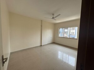 Room in 3 BHK Apartment at Venkatesh Flora Phase II, Mundhwa – for Rent